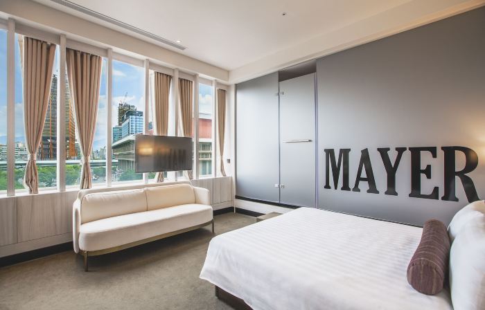 Mayer Inn