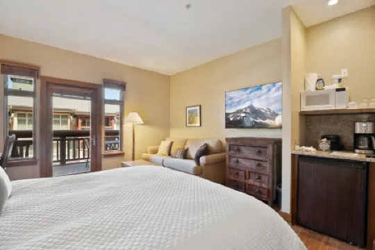 Unequalled Ski in Out, Next to Gondola, Sundial hotel room, Pool, Hot tub, Condo Nast Winner C216A