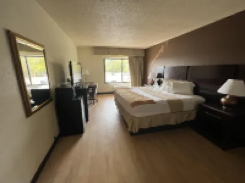 อะวิคตอรี อินน์ - เวสต์ เดียร์บอร์น