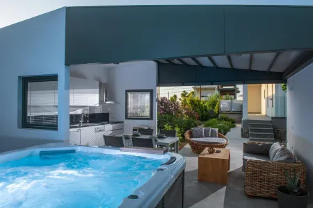 Villa Amo with Private Pool Отели рядом с достопримечательностью «Senses Club»