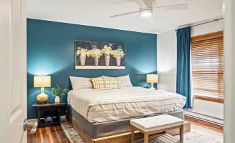 Rustic-chic Escape w/ Hot Tub, Fireplace & Nature Views Pine Woods Loft