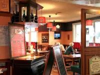 Ibis Calais Car Ferry Hotel a Guines