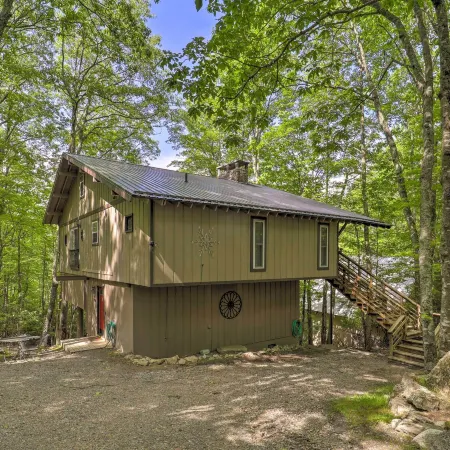 3 Mi to Beech Mtn Resort: Gem w/ Views & Fireplace