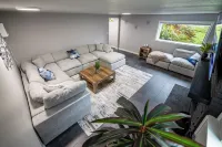 Stylish Remodeled 2BR Retreat - Near Seattle - Peaceful, Clean, & Modern Các khách sạn ở Shoreline