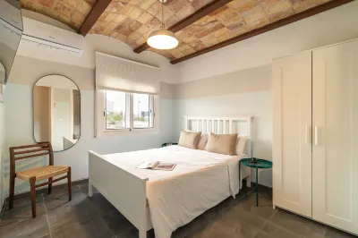 Collblanc Apartment by Olala Homes Hotels near Parc Pou d’en Fèlix