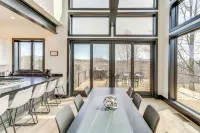 Custom Windham Mtn Villa w/ Pool, Theater & Views! - parking