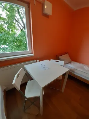 2-Rent Group Hostel Rooms&Apartments Tub19A - Apartments