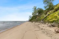 100 Private Beach Frontage on LK MI Hot Tub - Villas