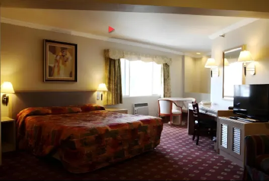 โรงแรมเมโทรพลาซ่า