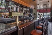 Best Western Plus The Normandy Inn & Suites - Barer