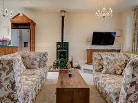 Carnegie Library Shakespeare Apartment 3 bed Hotels in Rotherham District