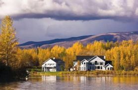 Lakeside three bedroom boathouse.
