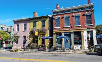 Heart of Mainstrasse Apt 1