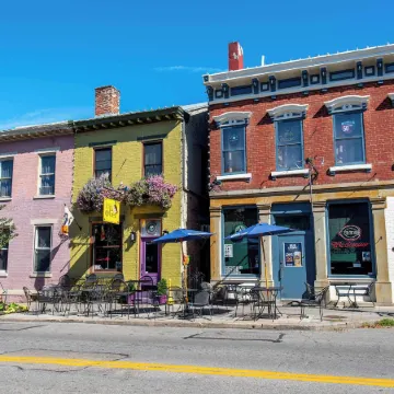 Heart of Mainstrasse Apt 1