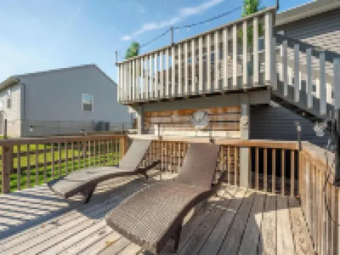 Ark Adventure Retreat Hotels in Walton