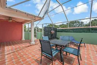 The Sun Sail Retreat - Spacious Home w/ Private Pool, 1 Mile to Beach, Walk DT!