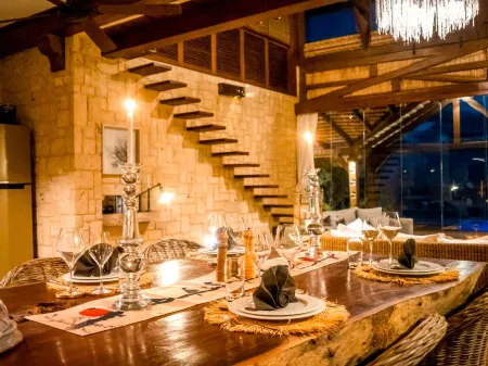 Demeure des Huiles Précieuses Отели в г. Атзимо-Андрфана