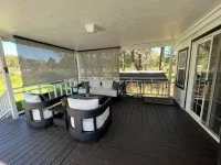 Lakefront Retreat. Saltwater Hot Tube, Dock,Kayaks and Fish Gear Included!