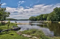 The Light Forest Chalet- minutes to beach, skiing and more!
