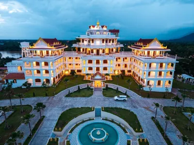 Champa Palace Hotel Hotels near Wat Luang