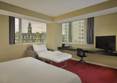 Park Plaza Leeds Hotel dekat Leeds Minster