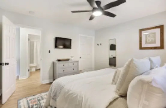 Travelers Rest Cottage near Swamp Rabbit Trail