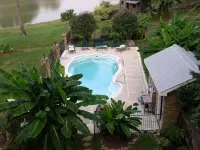 LUXURY LAKEFRONT HOME W/SWIMMING POOL & BOAT RENTALS - Pools