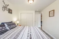 Downtown Sisters Suite - HOT TUB - Dog Friendly