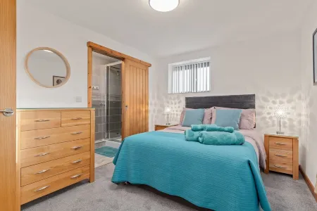 Caldey Sea View Cottage with Hot Tub- Dog Friendly