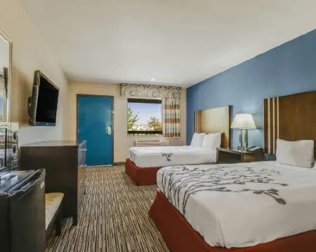 Econo Lodge Inn & Suites Hotels in Enid