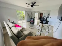 Come to enjoy this fully renovaded 3-bedroom apartment full of amenities.