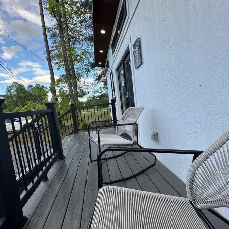 Layla Haus-Tiny Home W/Private Yard ~ Pet Friendly