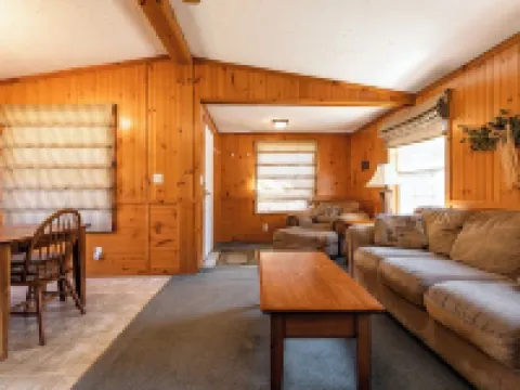 The Fish Cabin at the Riviera Resort in Neillsville, Wisconsin! デューハーストのホテル