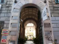 Hotel Piazza Bellini & Apartments Hotels near Chiesa di San Giovanni Battista delle Monache