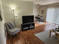 Chic 1 Bd Great for Travel Professionals!