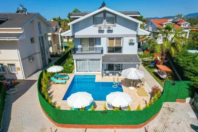 Fethiye, Calis Area, 750 MT from the Beach, 4 Bedroom Villa with Private Pool Hotel in zona Tombe nel roccia di Telmessos