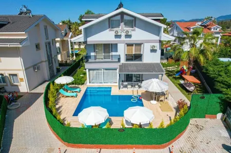 Fethiye, Calis Area, 750 MT from the Beach, 4 Bedroom Villa with Private Pool Отели рядом с достопримечательностью «Amyntas Rock Tombs»
