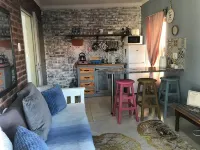 Walking distance to all Antique shops, Restaurants and popular attractions Hotel a Parys