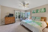 Tennis resort Townhome on longboat key by the Sea. Family and pet friendly