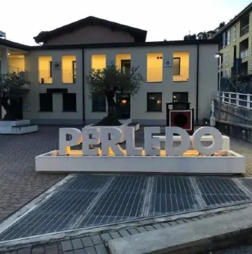 Perledo lakeview house for 4 with dreamy landscape