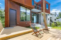 Expansive Deck, Luxe Veranda, and Club Access - Beautiful Coastal Oasis