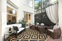 Spacious 5 BR / 3 BA Family Home located in south Fort Myers, Pool & Lake Views