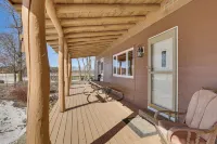 Historical Log Cabin on 80 Acres in Hartford! - Badekar