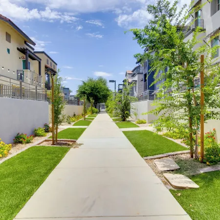 1 Mi to Intel Campus! Chandler Townhome w/ Pools