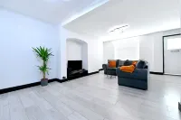 North West London Escape. Modern 3 Bedroom House. Quick to Central London