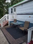 Cozy 1-bdrm Glamping Trailer set in the woods of tranquil Alexandria - AC, WiFi Hotel a Alexandria