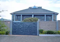 Ilala House, Voi - Spacious 2 Bed, 2 Bath with parking,  7 mins to Tsavo East