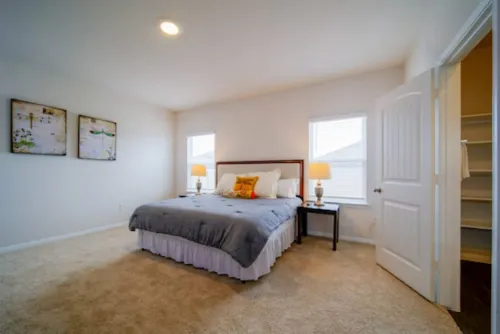 Comfortable Midterm 4BR in Manor Near Tesla & Samsung Furnished + Flexible Stays Hotel a Manor