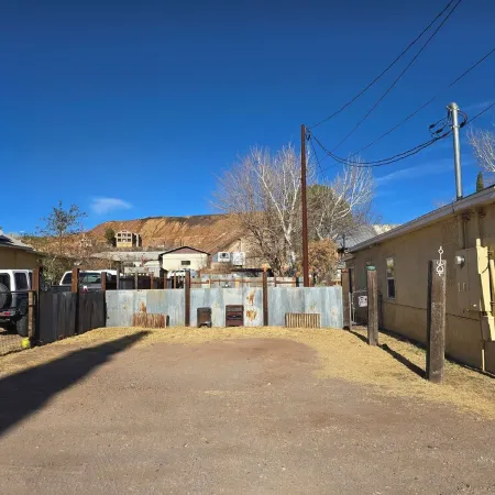 Artsy&Historic 3BR+3BA On site parking! No Stairs!