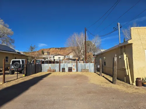 Artsy&Historic 3BR+3BA On site parking! No Stairs!